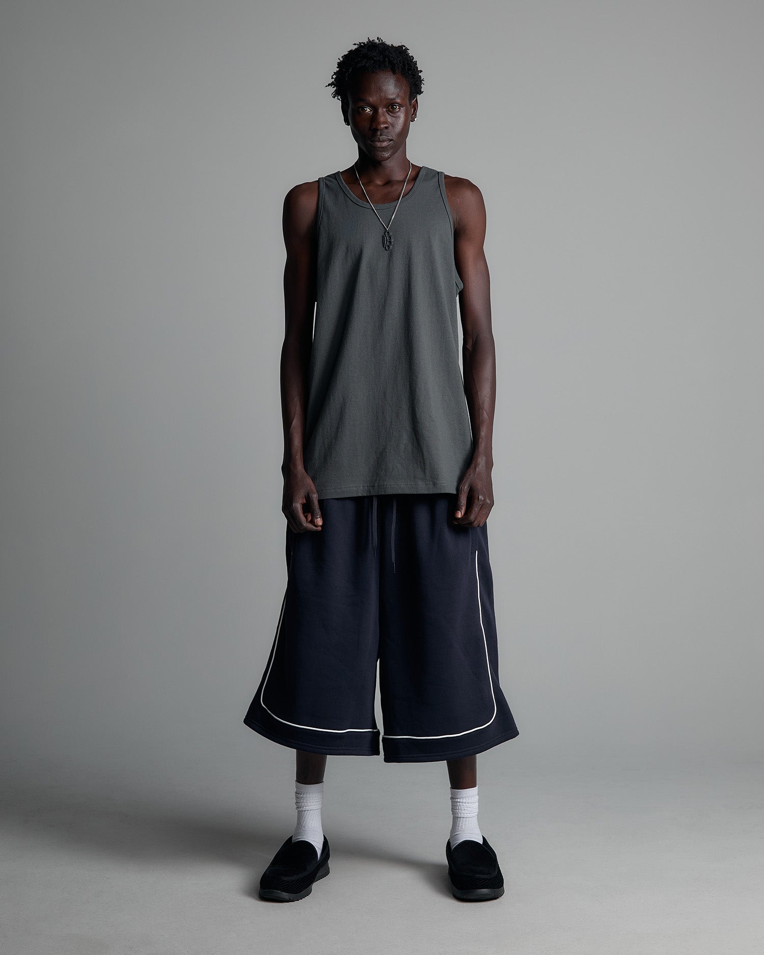 01_6.0ozTankTop_DarkGrey_1