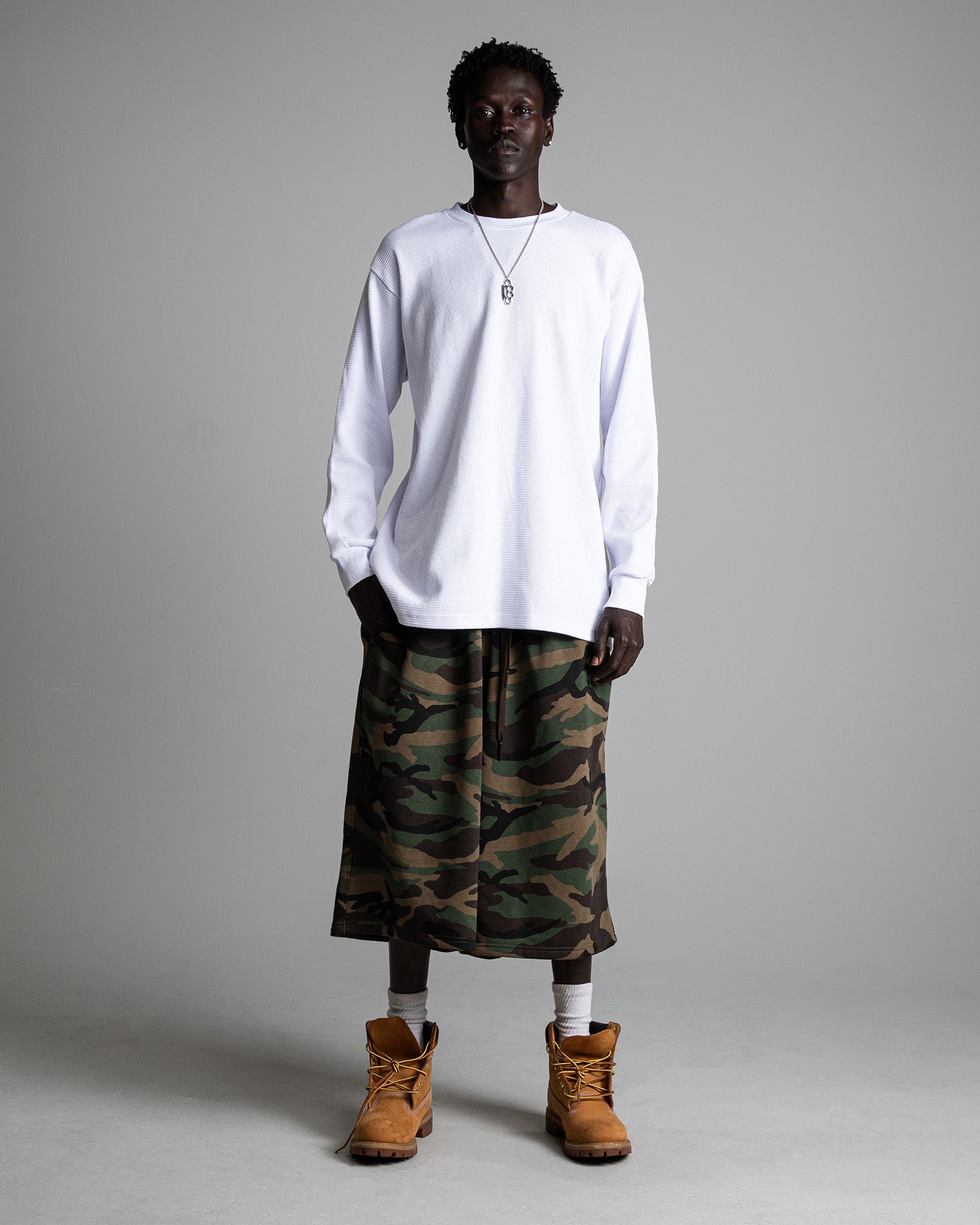 9.0ozHeavyweightThermal_White_Fullbody001