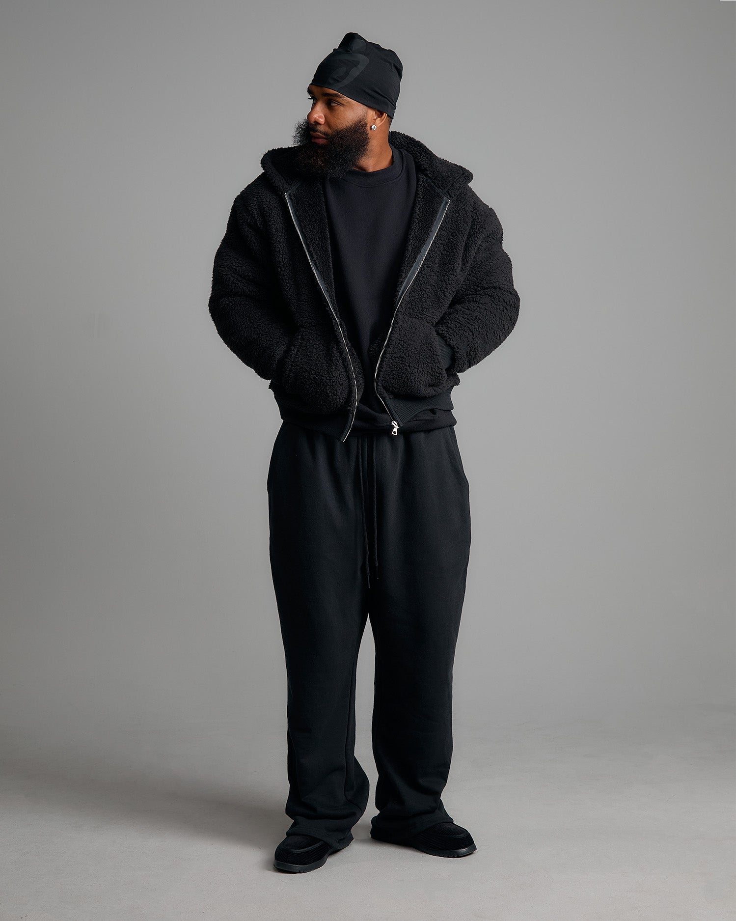 DoublePocketFleecePants_Black_Fullbody001