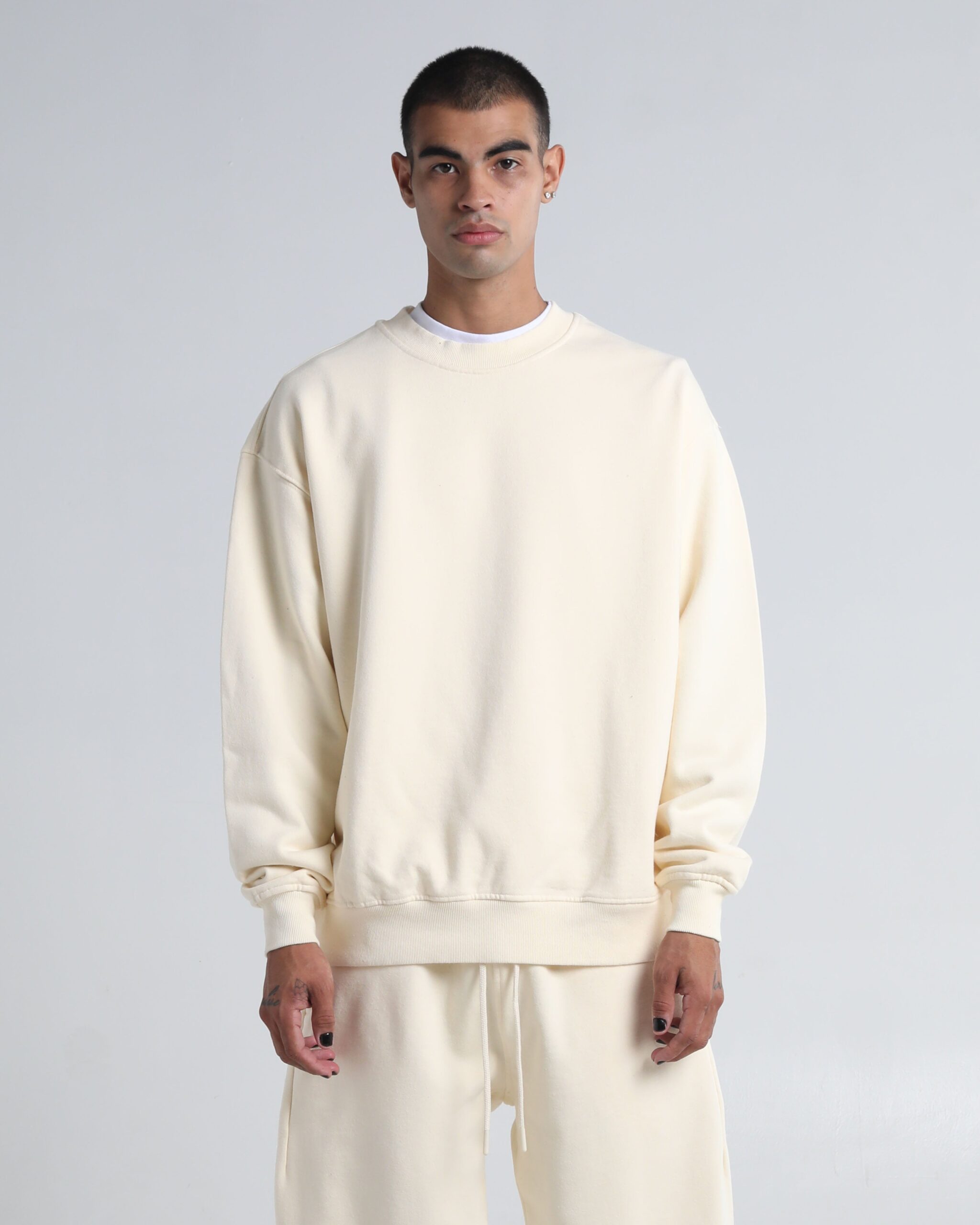 MaxHeavyFleeceGarmentDyeCrewNeck_Cream_002_c50231ab-6cd0-49ac-b6a8-b29a002be88c