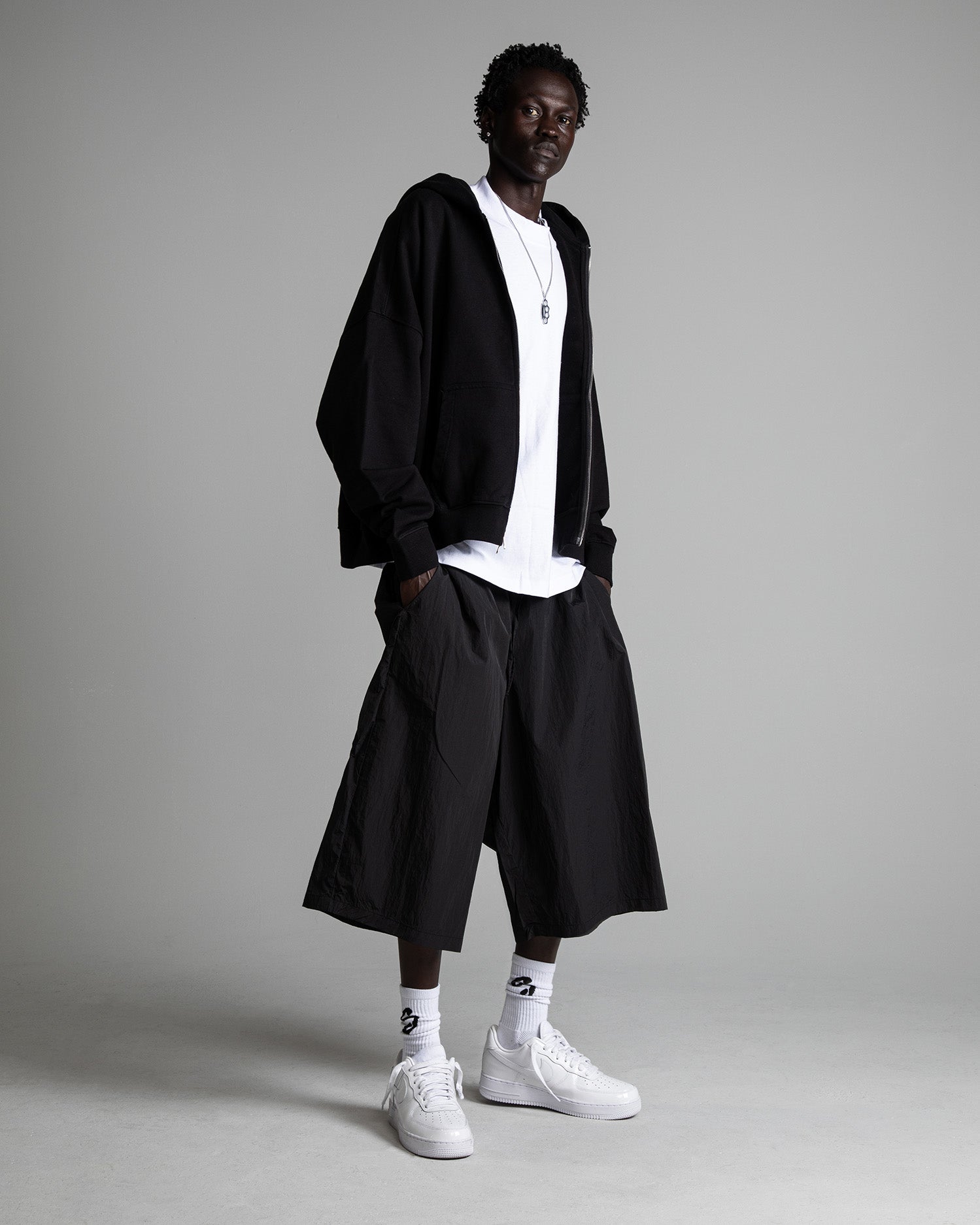 WindOppsBaggyNylonShorts_Black_Fullbody001_fdc01861-6252-4620-901f-5eb4eb0dedeb