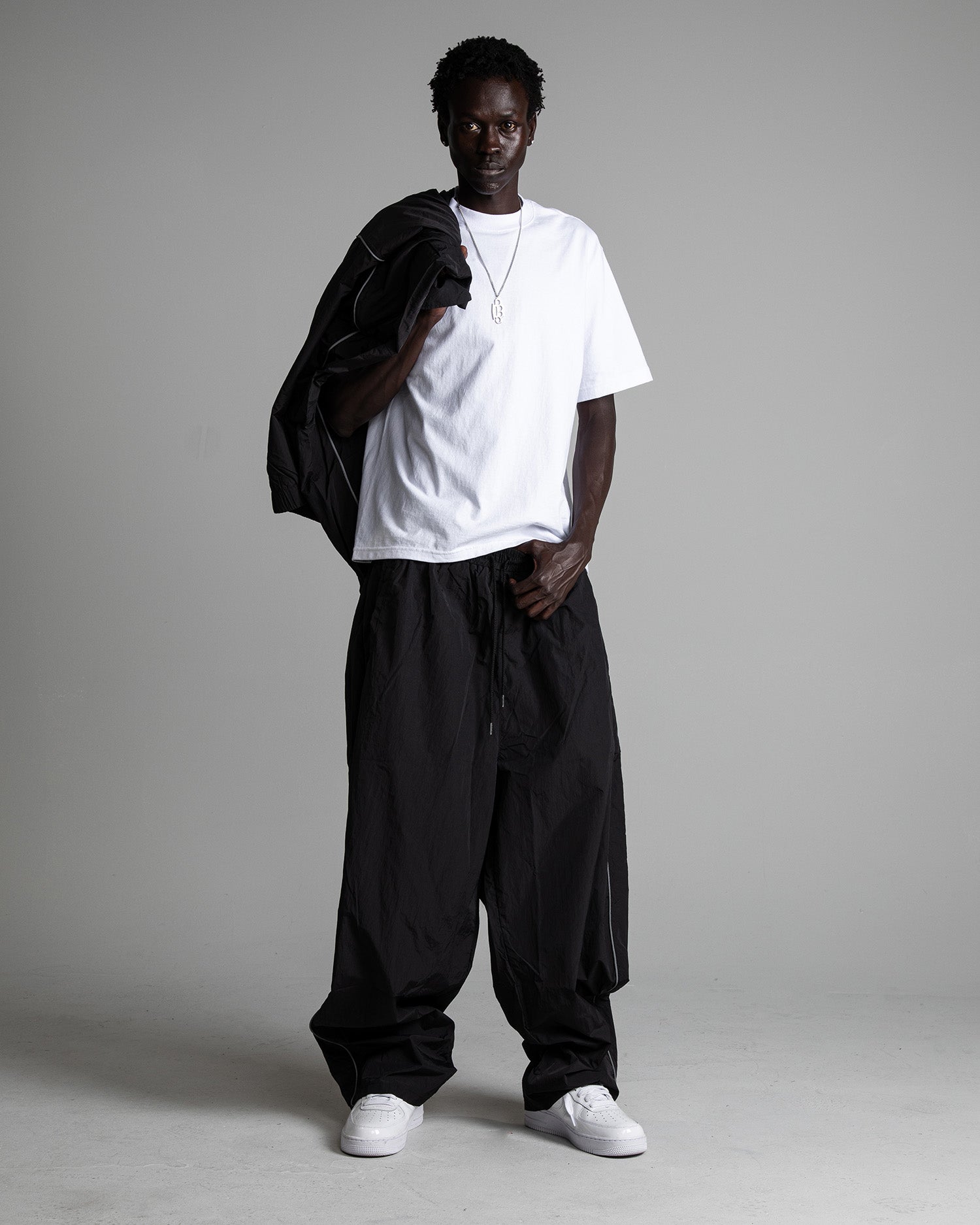 WindoppsReflectiveBalloonPants_Black_Fullbody001