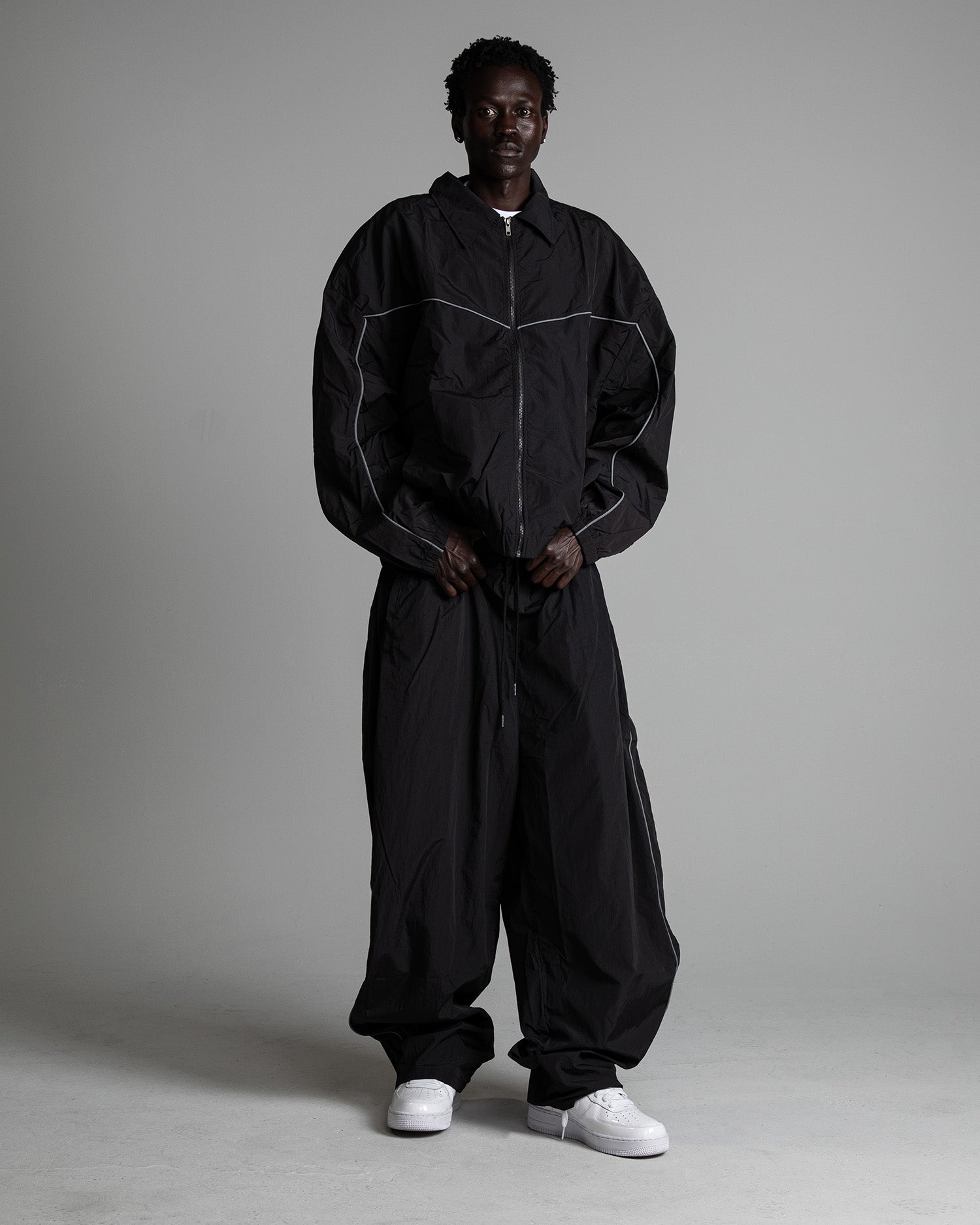 windoppsreflectivejacket_black_front002copy